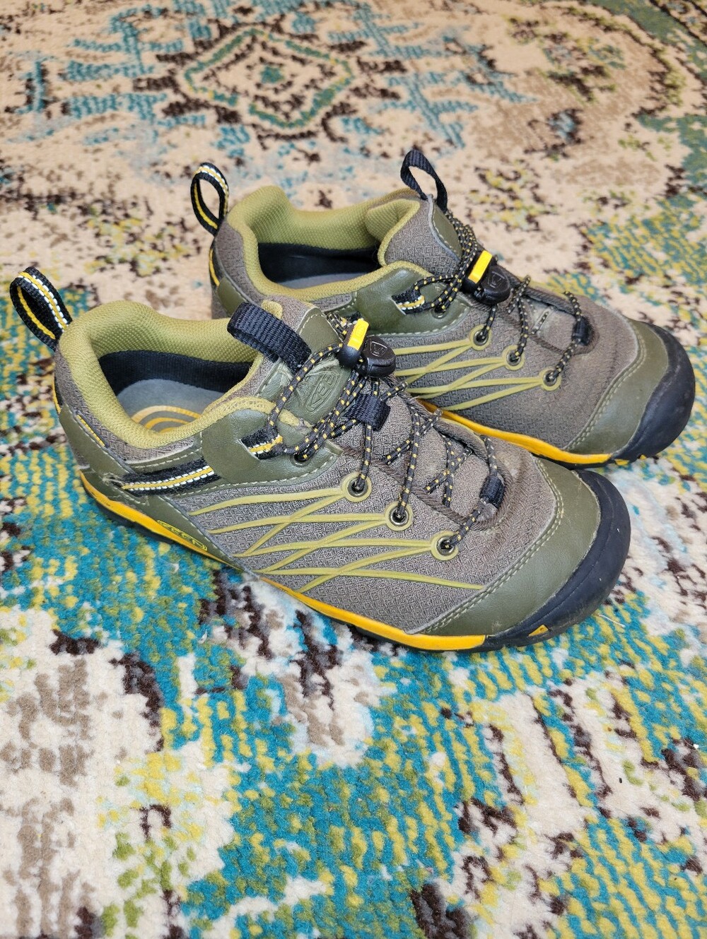 KEEN Kids' Chandler CNX Hiking Outdoor Bungee Lace Olive Green Shoes Size Kids 2